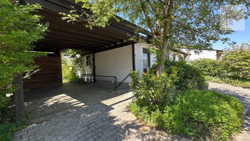 Südostansicht mit Carport