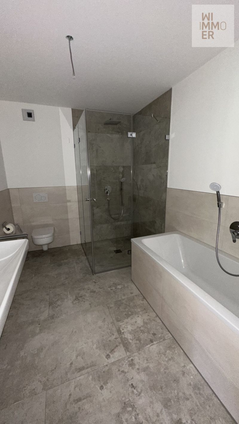Badezimmer (3) Badezimmer (3)