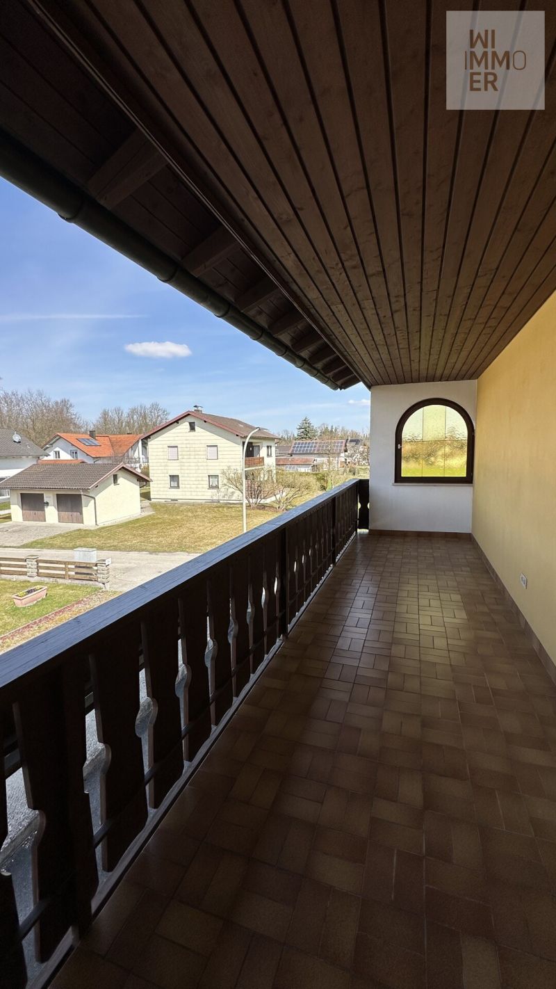 Östlicher Gebäudeteil OG - Balkon Richtung Nordwest