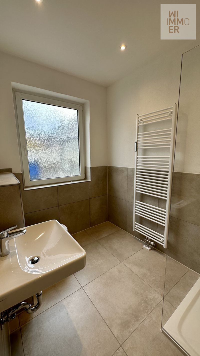 Badezimmer (3) Badezimmer (3)