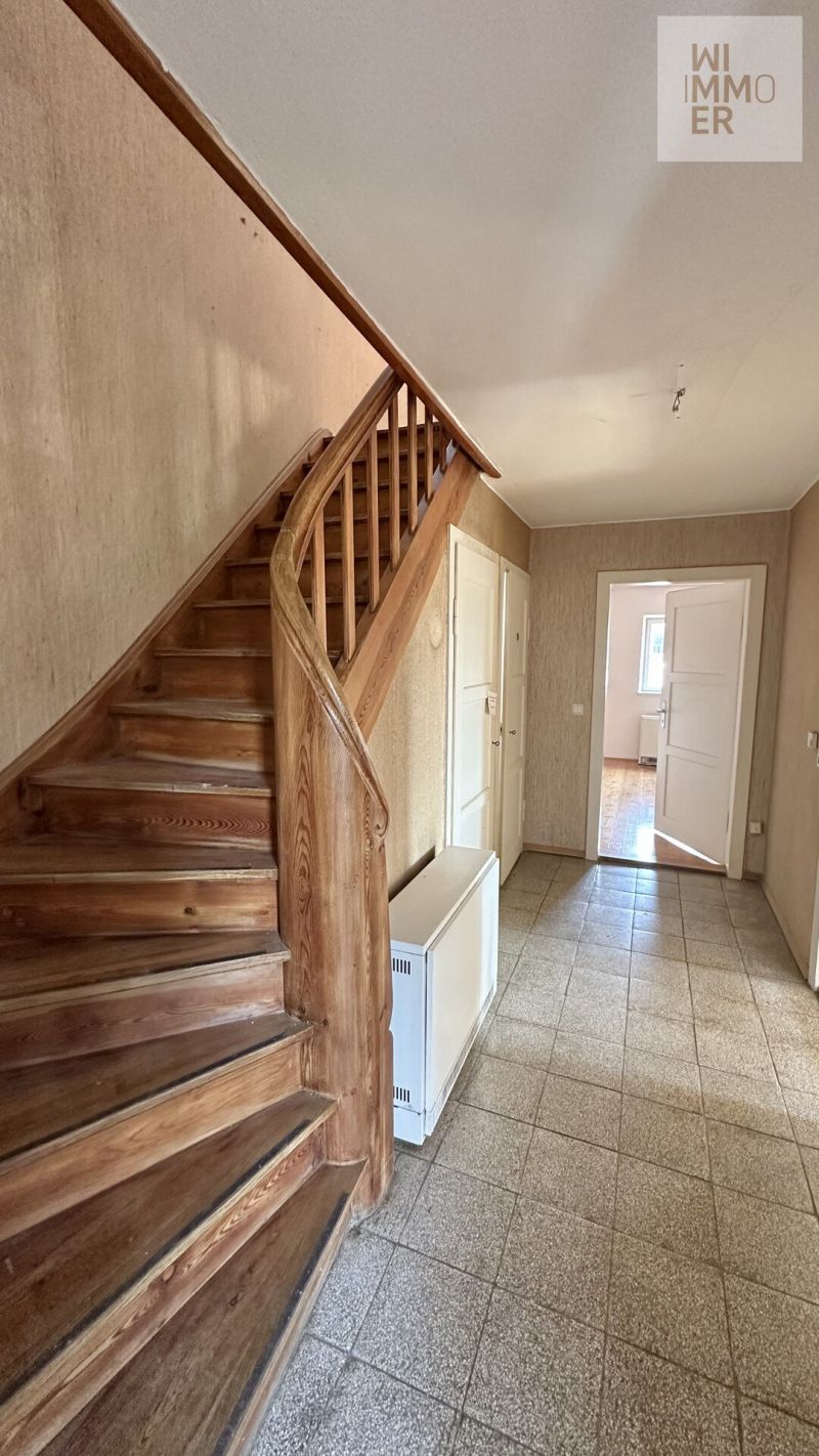 EG - Flur mit Treppenaufgang