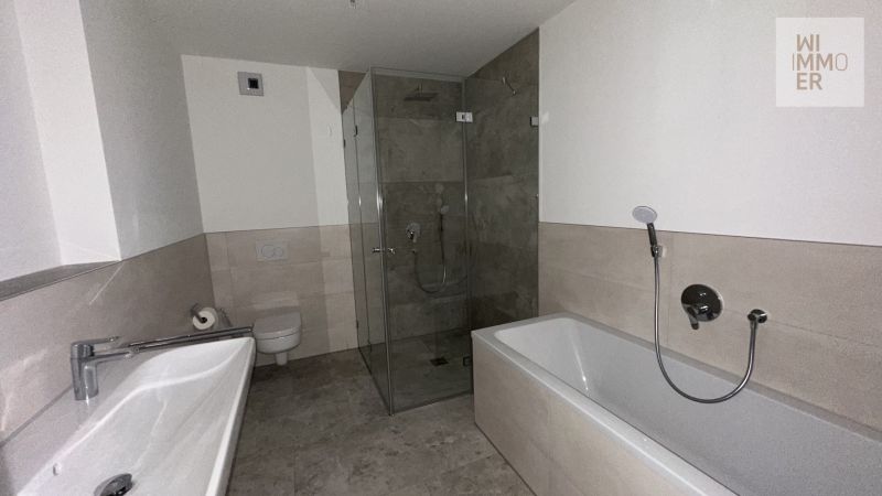 Badezimmer (1) Badezimmer (1)