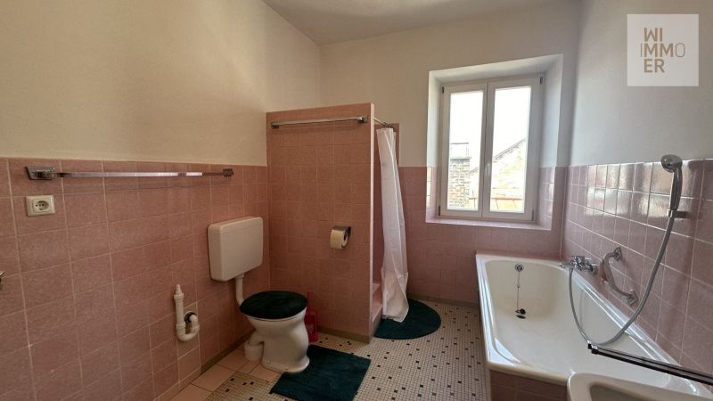 Badezimmer (2) Badezimmer (2)