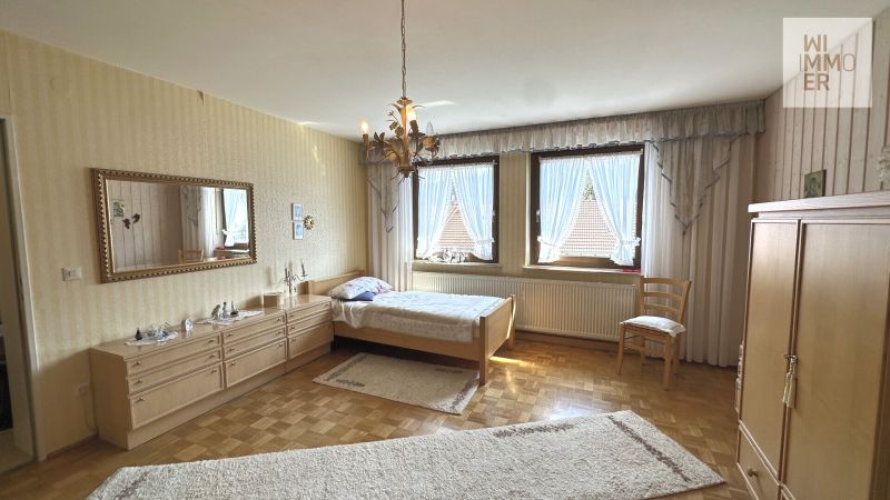 Westlicher Gebäudeteil OG - Elternschlafzimmer (2)