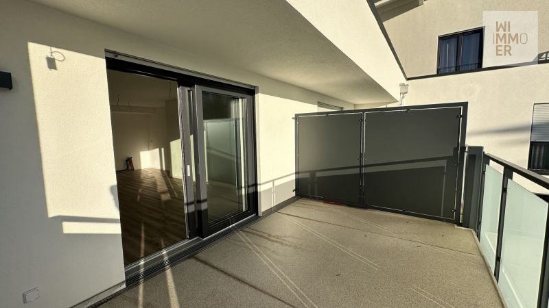 Loggia (2) Loggia (2)