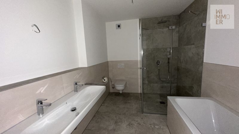 Badezimmer (2) Badezimmer (2)