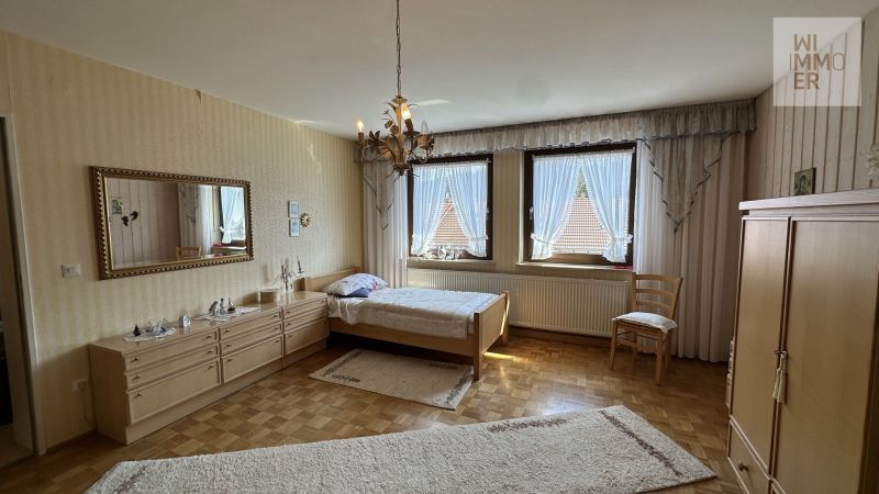 Westlicher Gebäudeteil OG - Elternschlafzimmer (2)