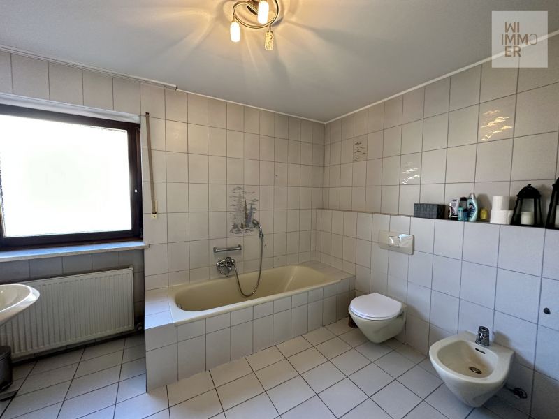 OG - Badezimmer (1)